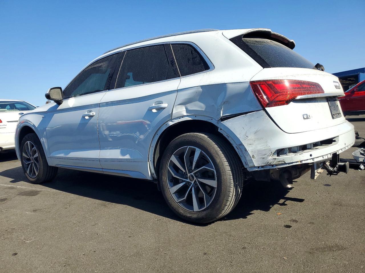 2023 Audi Q5 S Line Quattro Premium Plus - Фото 2