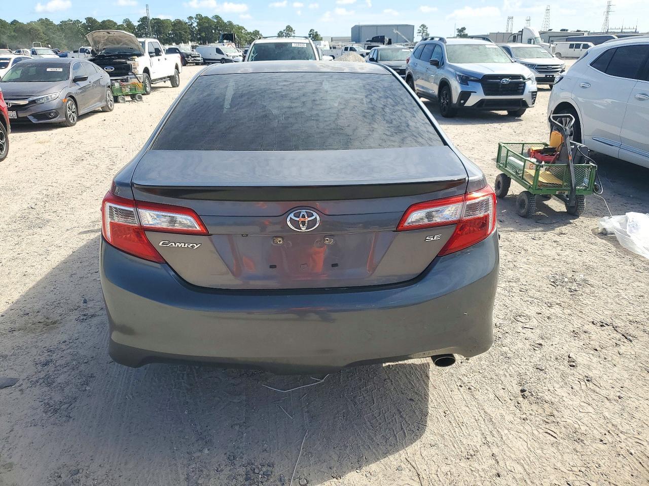2014 Toyota Camry Se - Фото 6