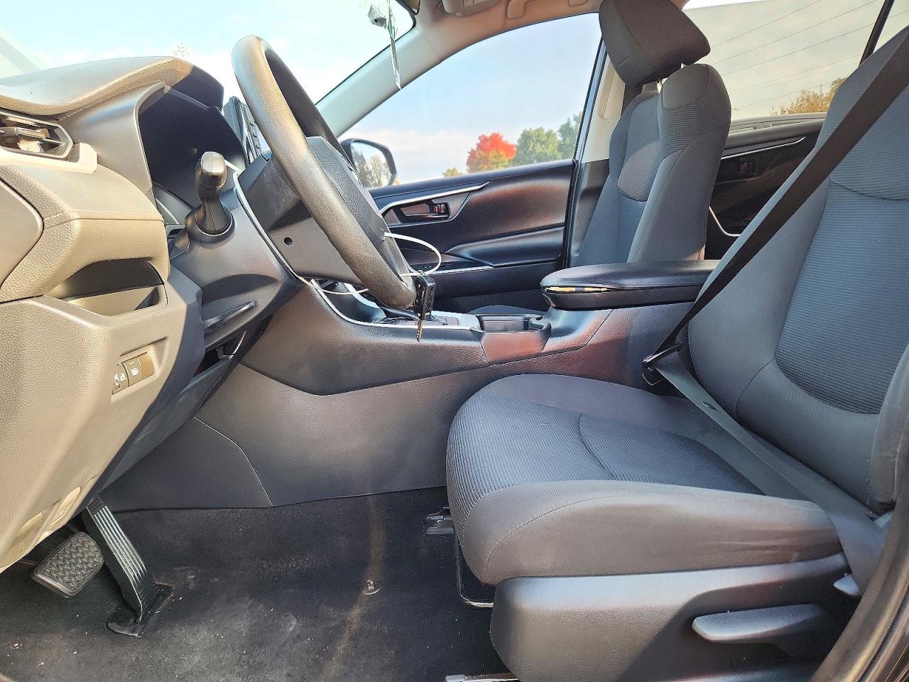 2019 Toyota Rav4 Le - Image 7