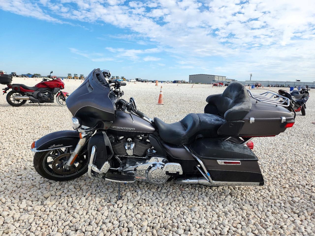 2017 Harley-Davidson Flhtk Ultra Limited - Image 3