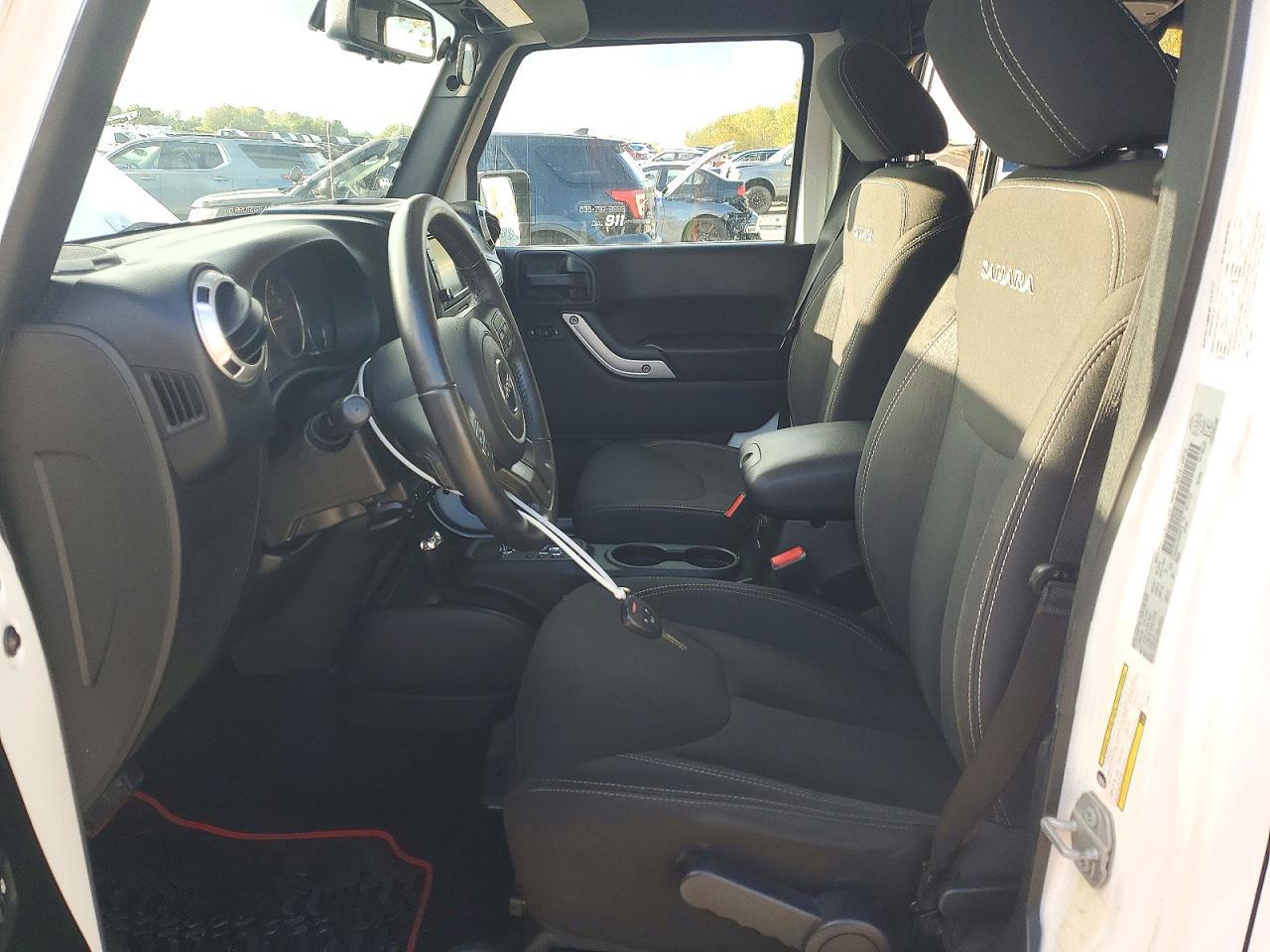 2017 Jeep Wrangler Unlimited Sahara - Image 7
