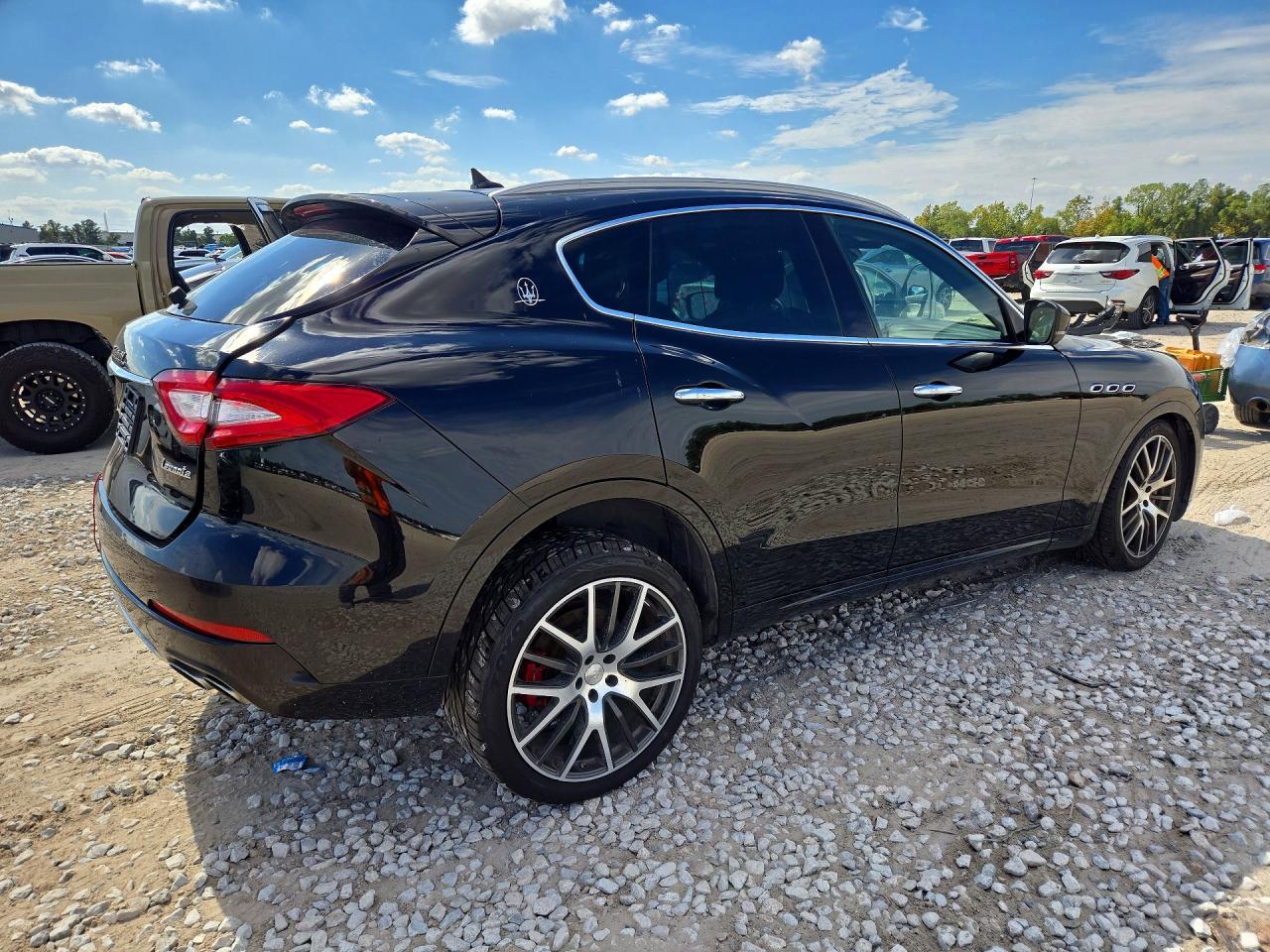 2017 Maserati Levante S Luxury - Image 3