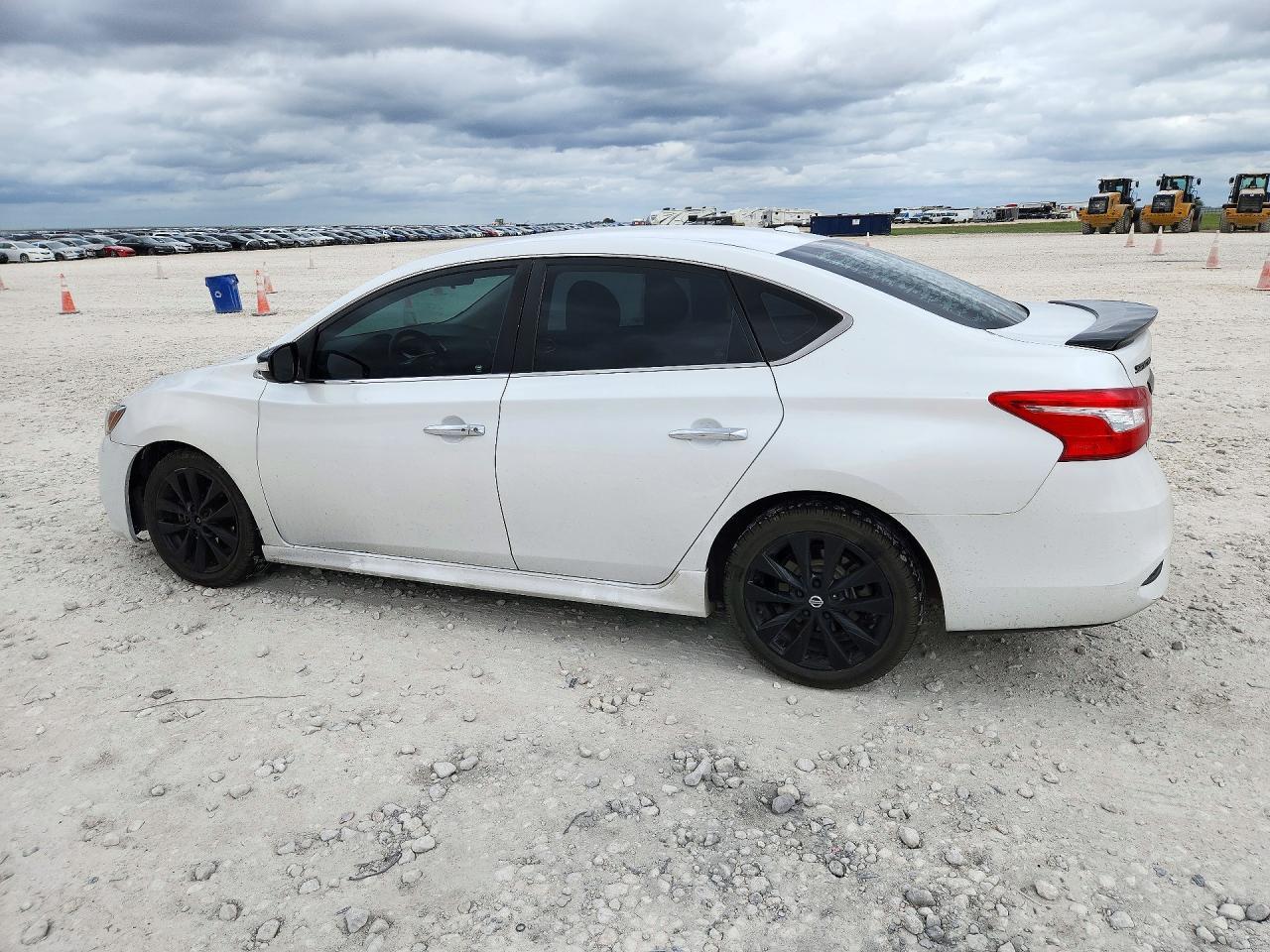 2018 Nissan Sentra Sr - Фото 2