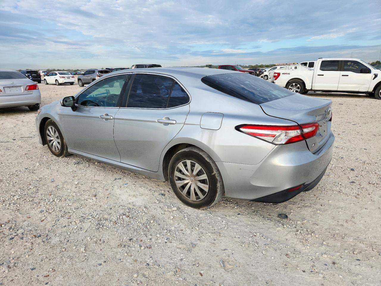 2018 Toyota Camry L - Image 2