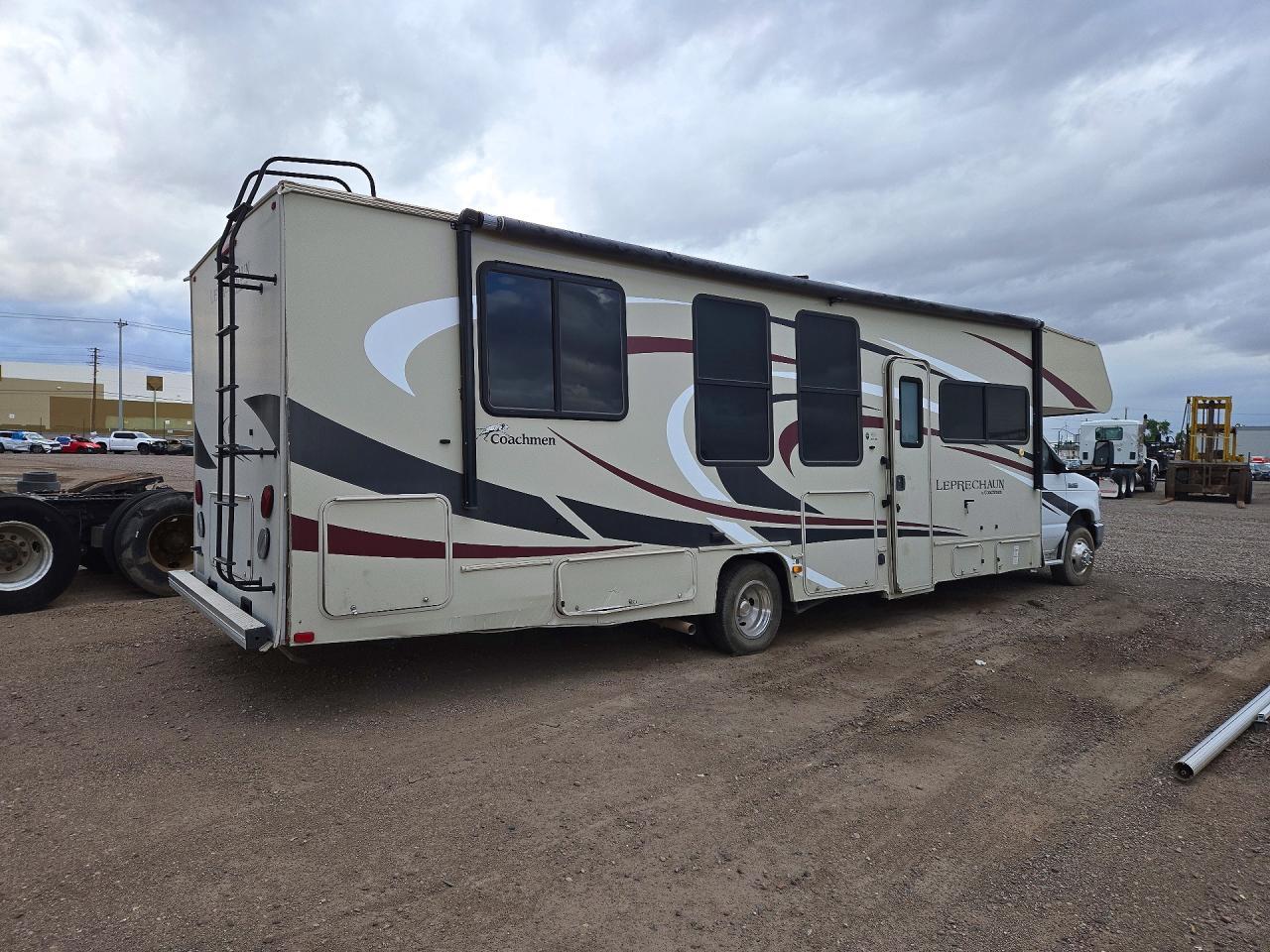 2019 Coachmen Leprechan Rv - Фото 3