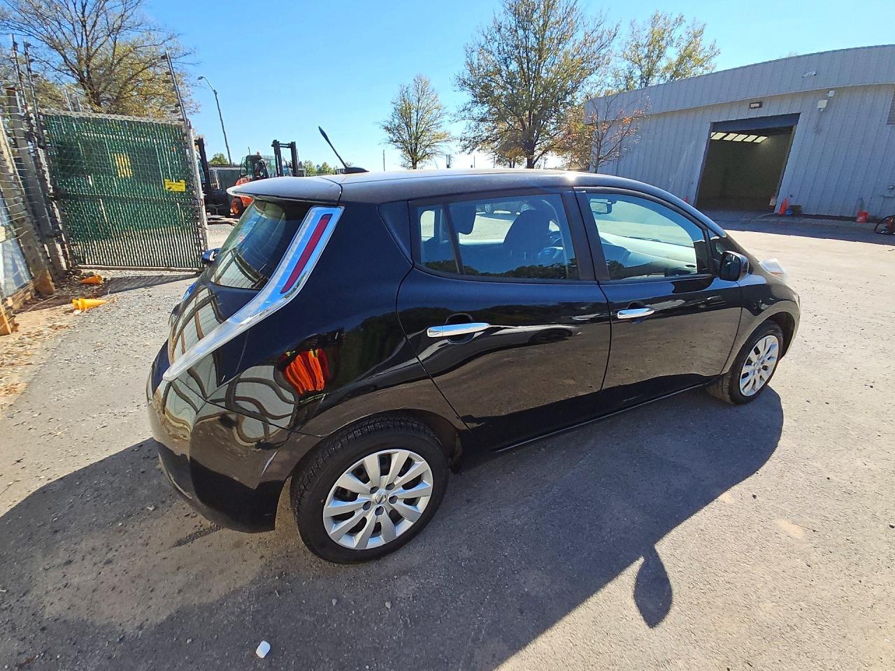 2013 Nissan Leaf S - Фото 3