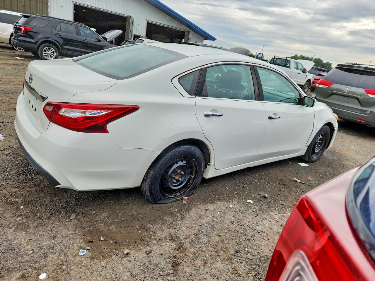 2017 Nissan Altima 2.5 S - Фото 3