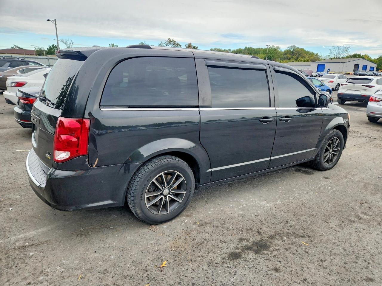 2018 Dodge Grand Caravan Sxt - Image 3