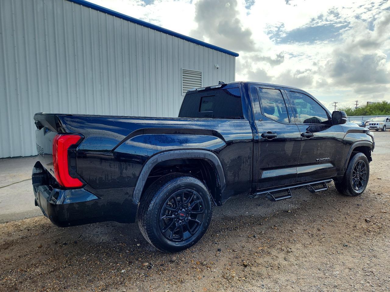 2022 Toyota Tundra Sr5 - Image 3
