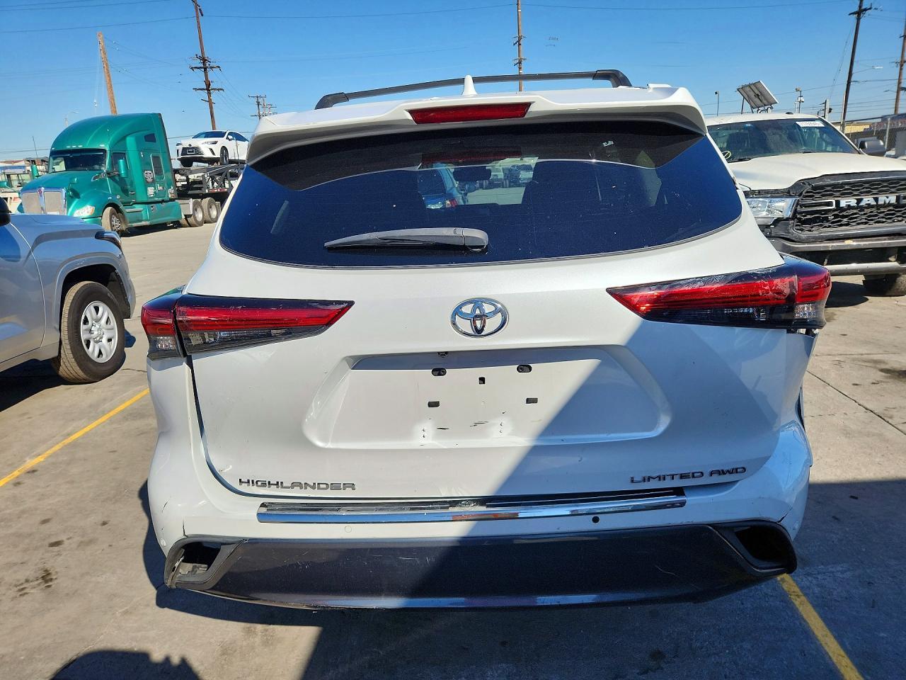2022 Toyota Highlander Limited - Image 6