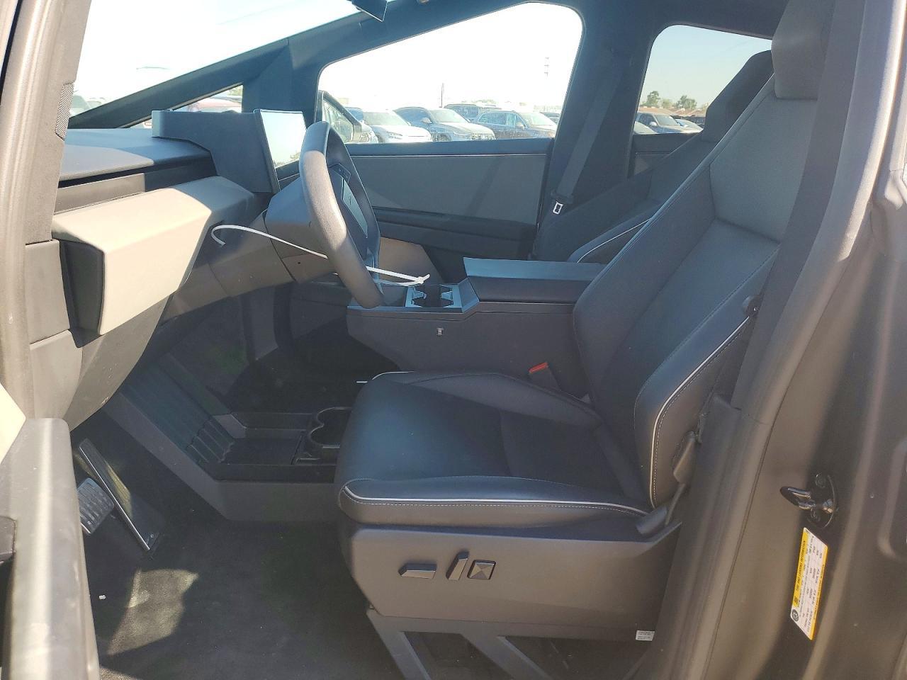 2025 Tesla Cybertruck - Фото 7