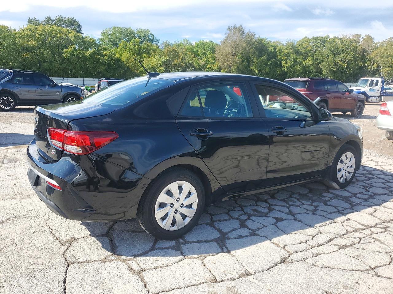 2021 Kia Rio S - Фото 3
