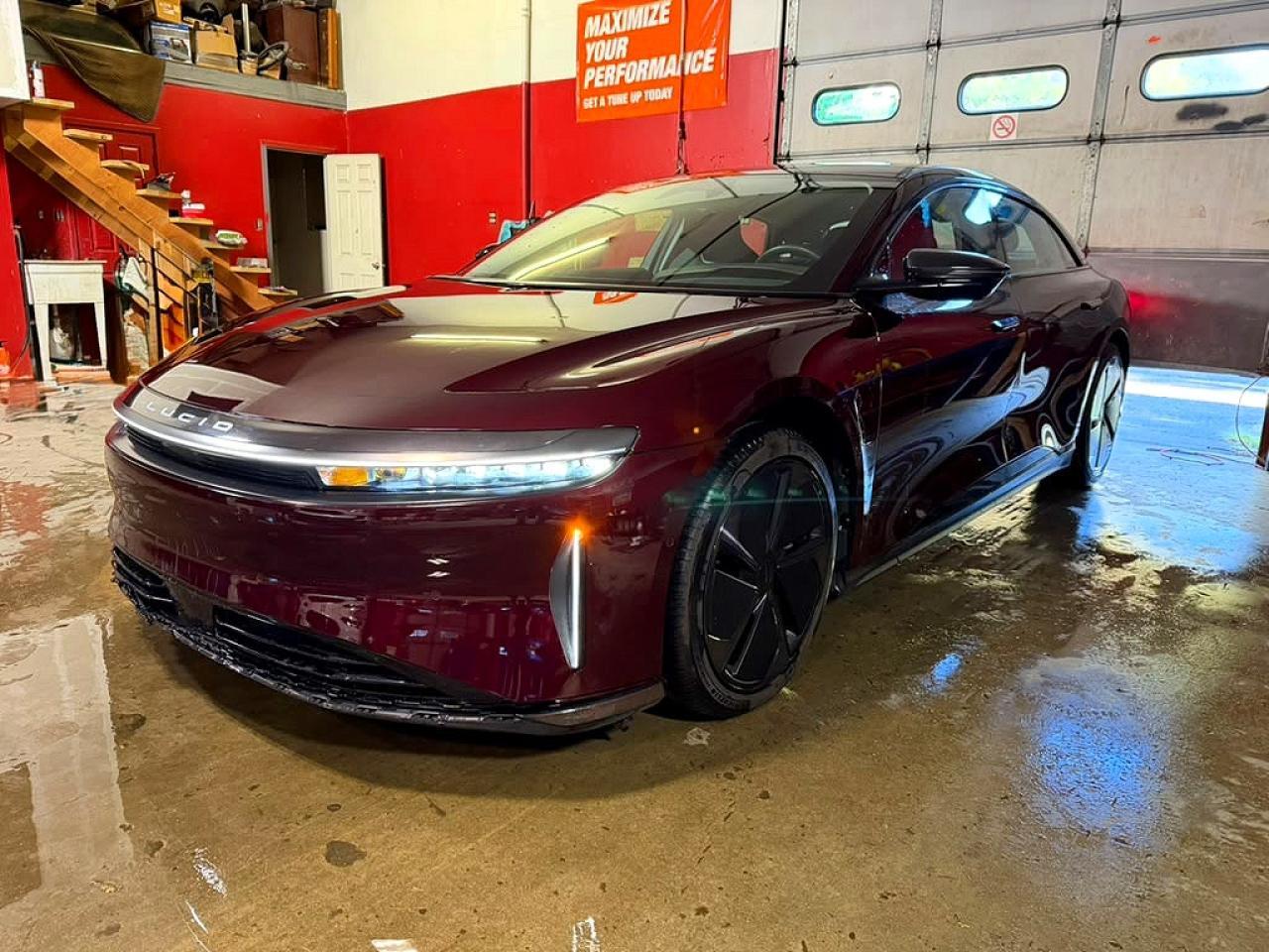 2025 Lucid Motors Air Touring - Фото 2