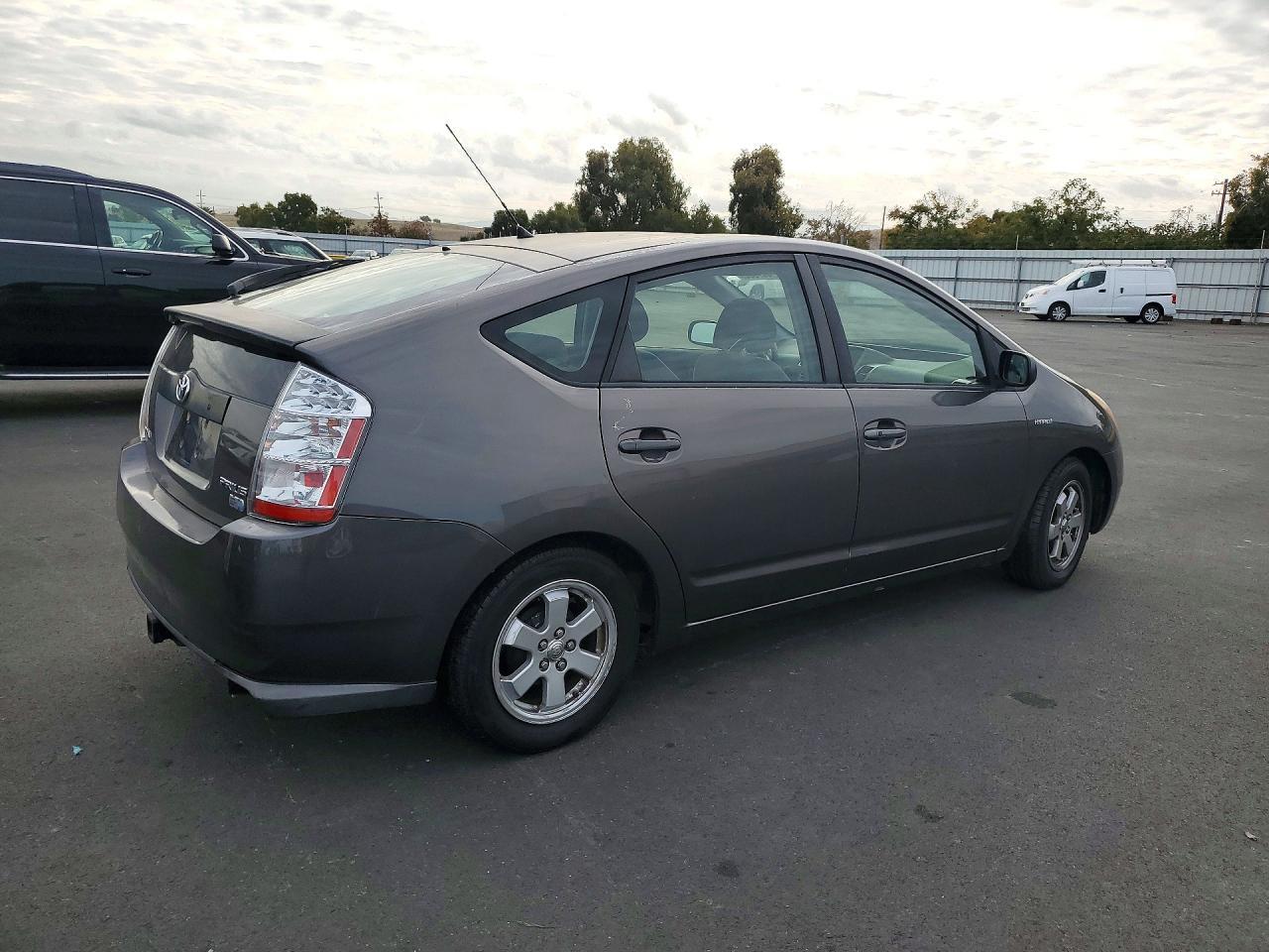 2008 Toyota Prius Base - Фото 3