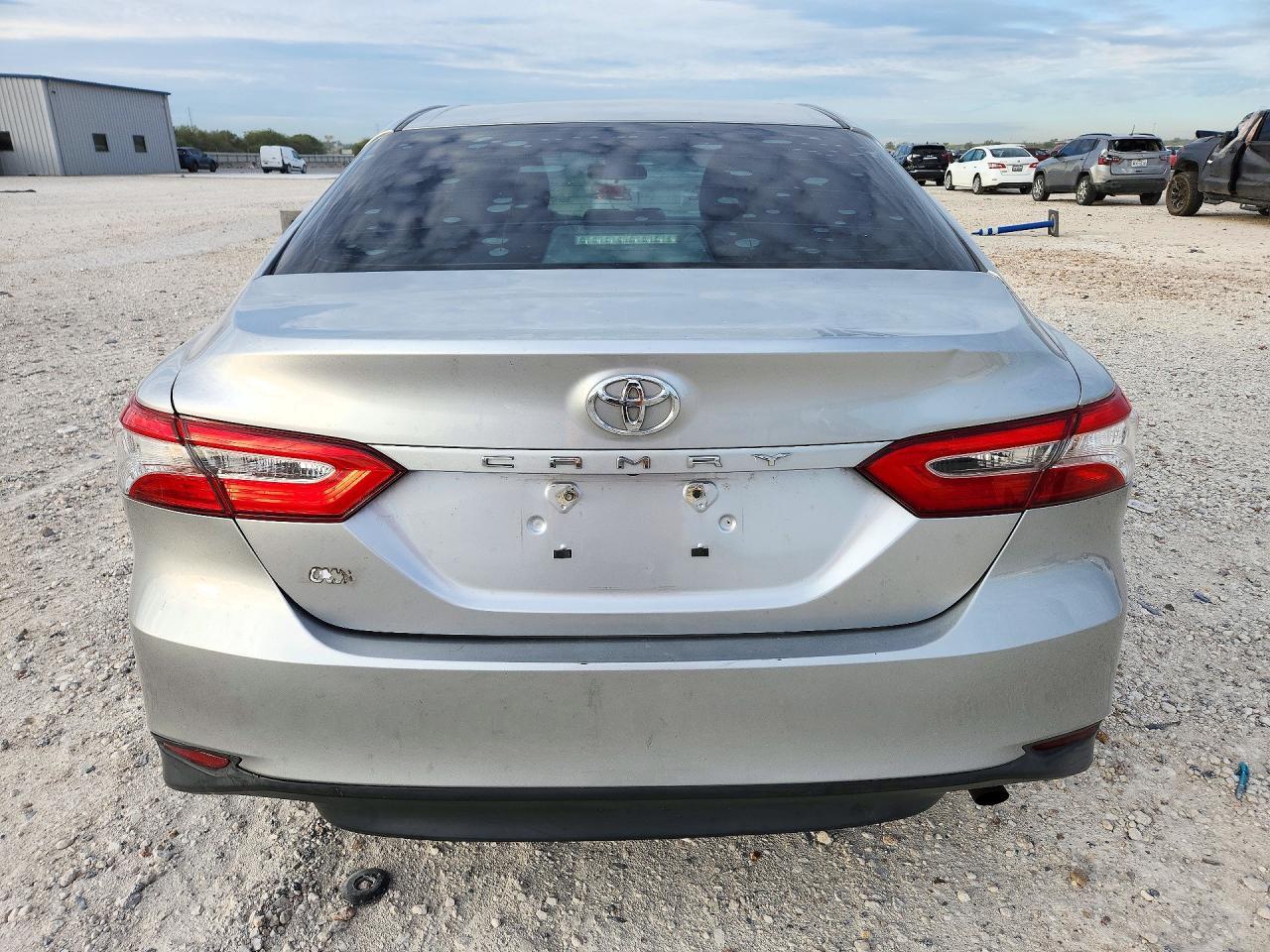2018 Toyota Camry L - Image 6