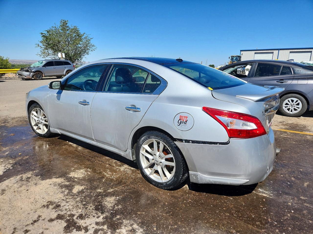 2011 Nissan Maxima 3.5 S - Image 2