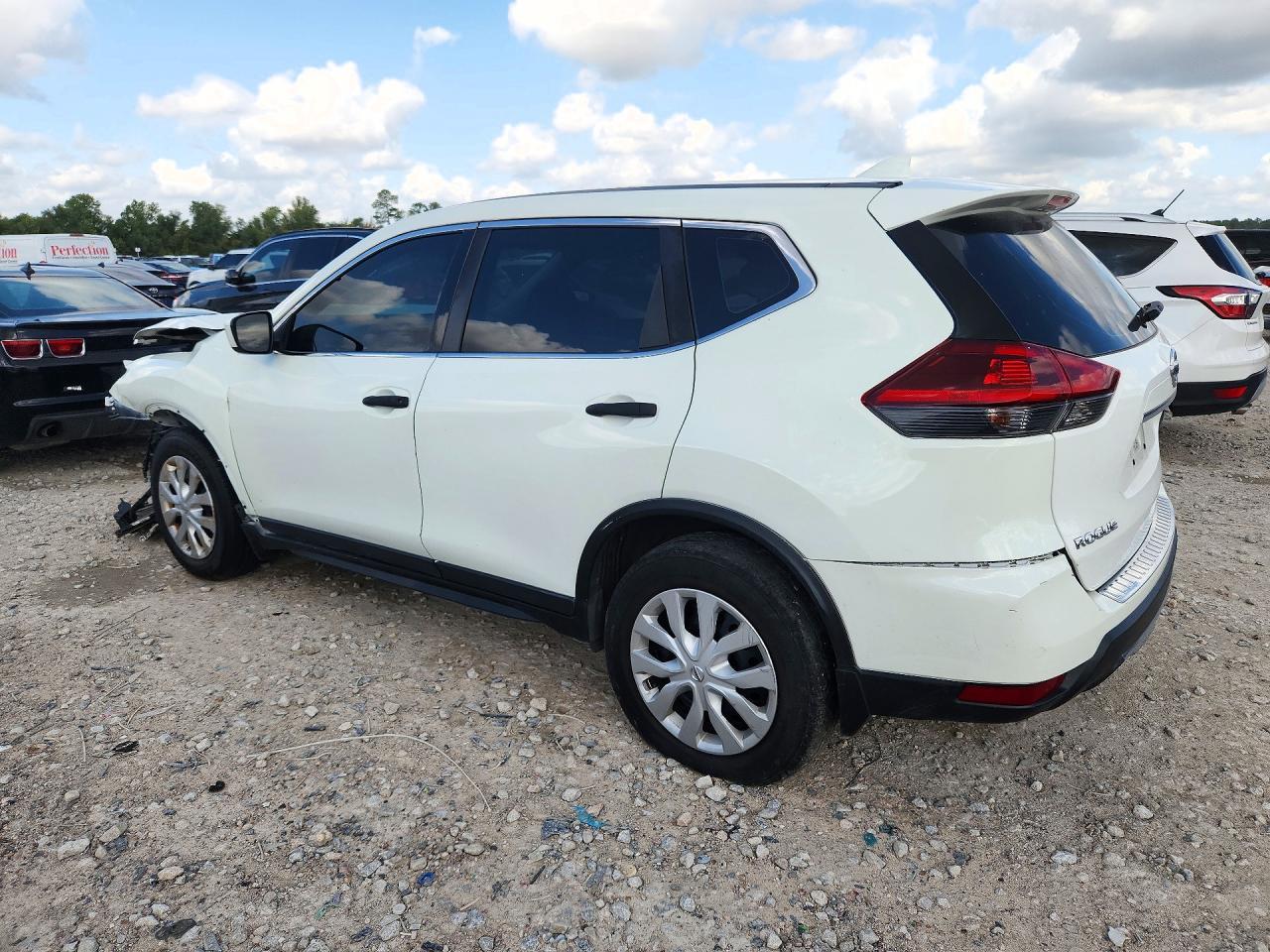 2020 Nissan Rogue S - Фото 2