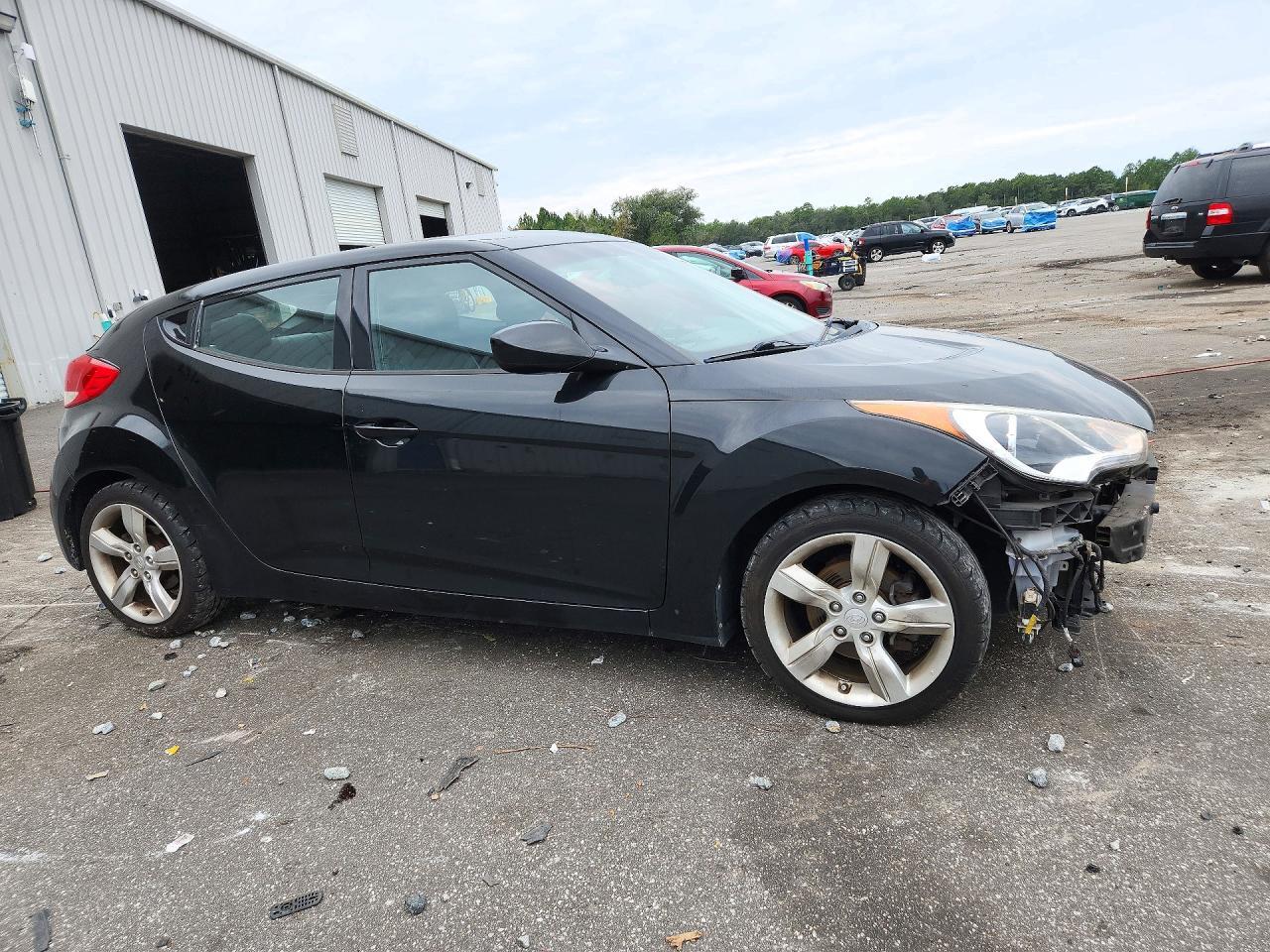 2014 Hyundai Veloster Base - Image 4