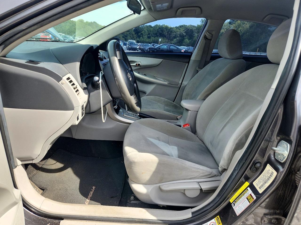 2013 Toyota Corolla Le - Image 7