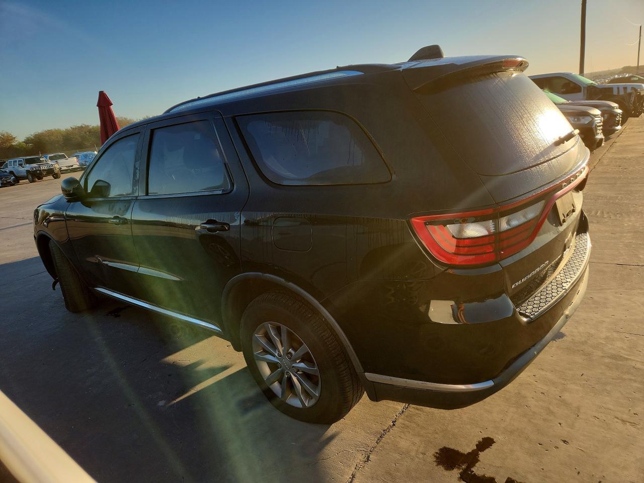 2017 Dodge Durango Sxt - Image 2