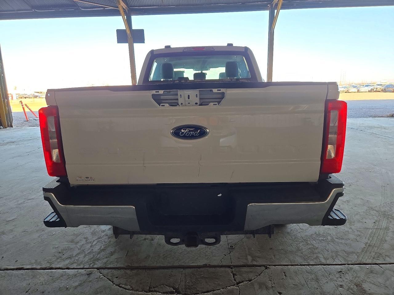 2023 Ford F250 Super Duty - Фото 6