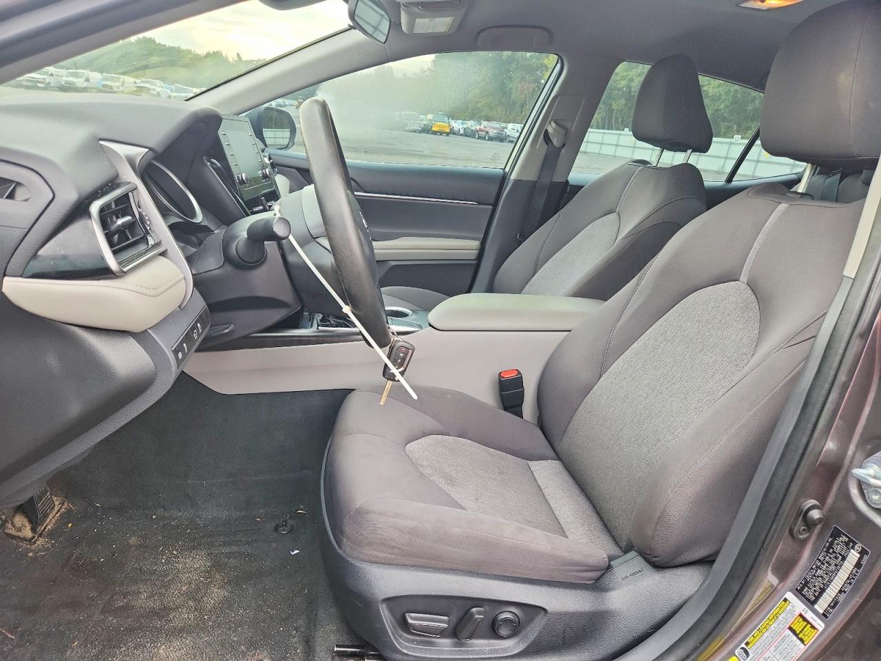 2023 Toyota Camry Le - Image 7