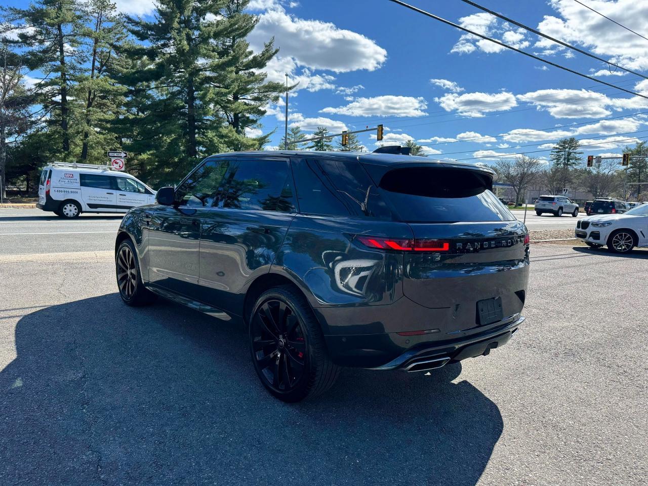 2023 Land Rover Range Rover Sport Dynamic Se - Image 4