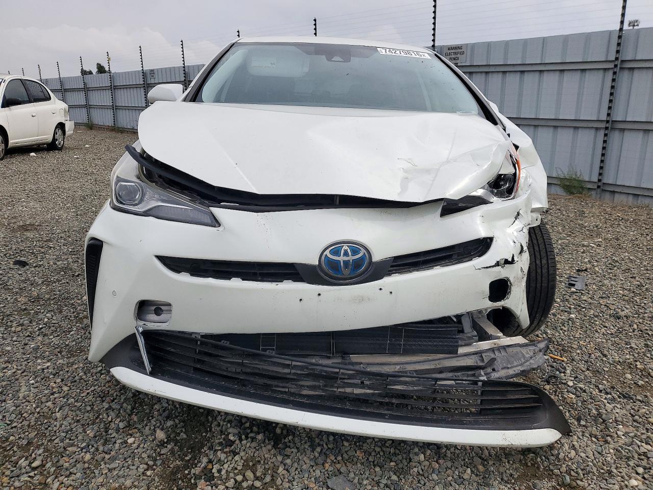 2020 Toyota Prius Le - Фото 5