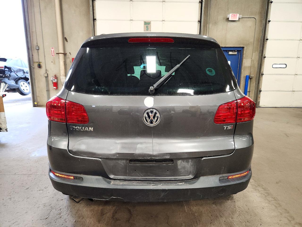 2016 Volkswagen Tiguan S - Фото 6