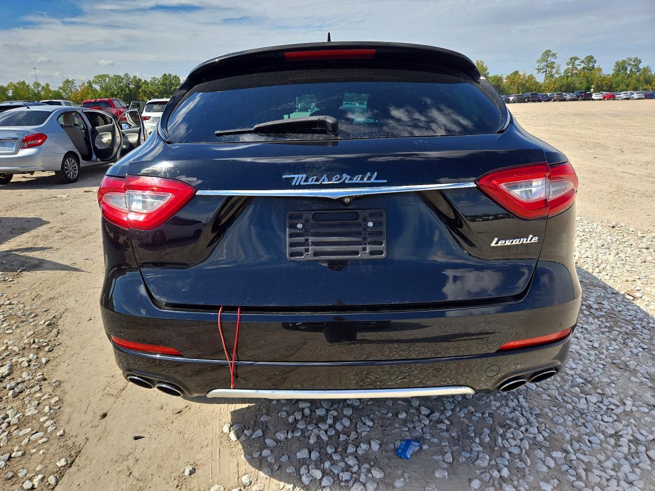 2017 Maserati Levante S Luxury - Image 6