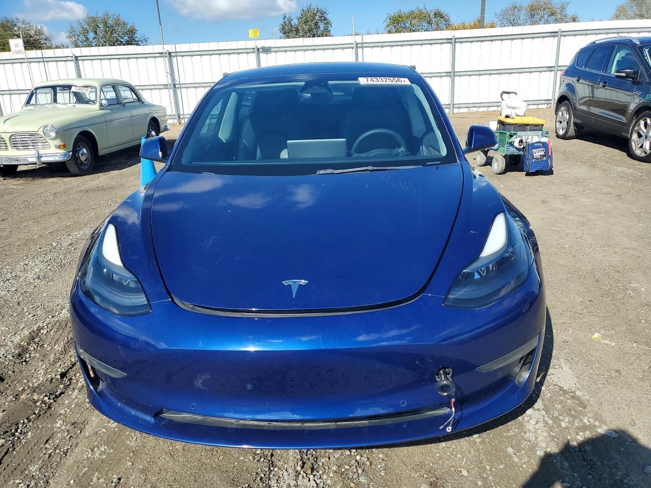 2022 Tesla Model 3 - Фото 5