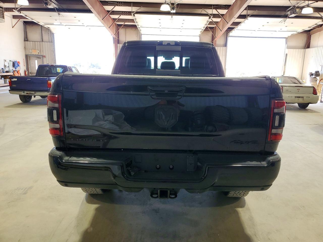 2024 Ram 3500 Laramie - Фото 6