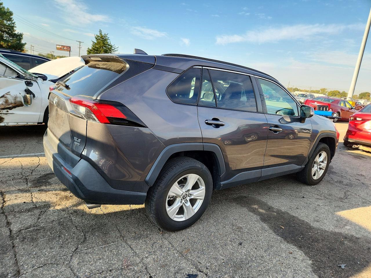 2021 Toyota Rav4 Xle - Image 3