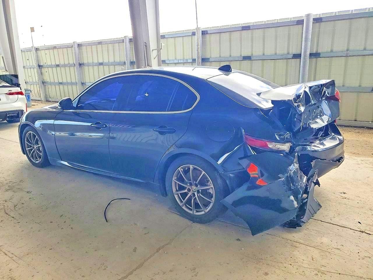 2018 Alfa Romeo Giulia - Image 2