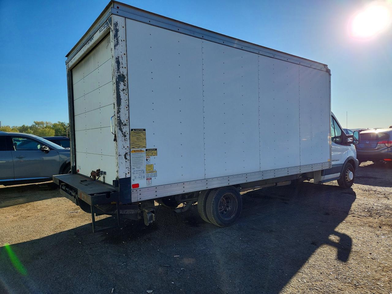 2015 Ford Transit Box Truck - Фото 3