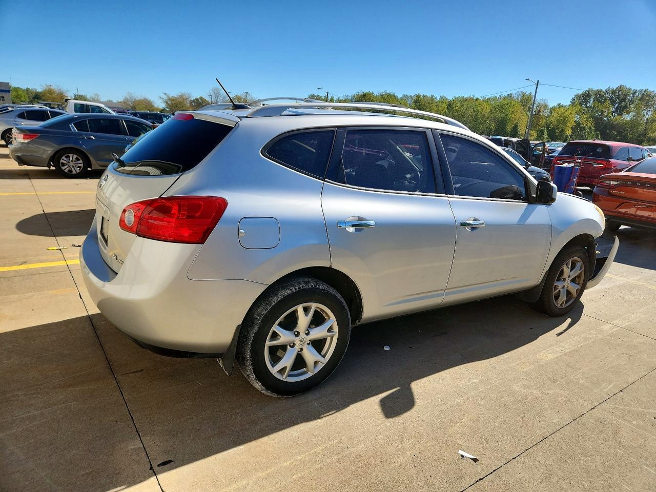 2010 Nissan Rogue S - Фото 3