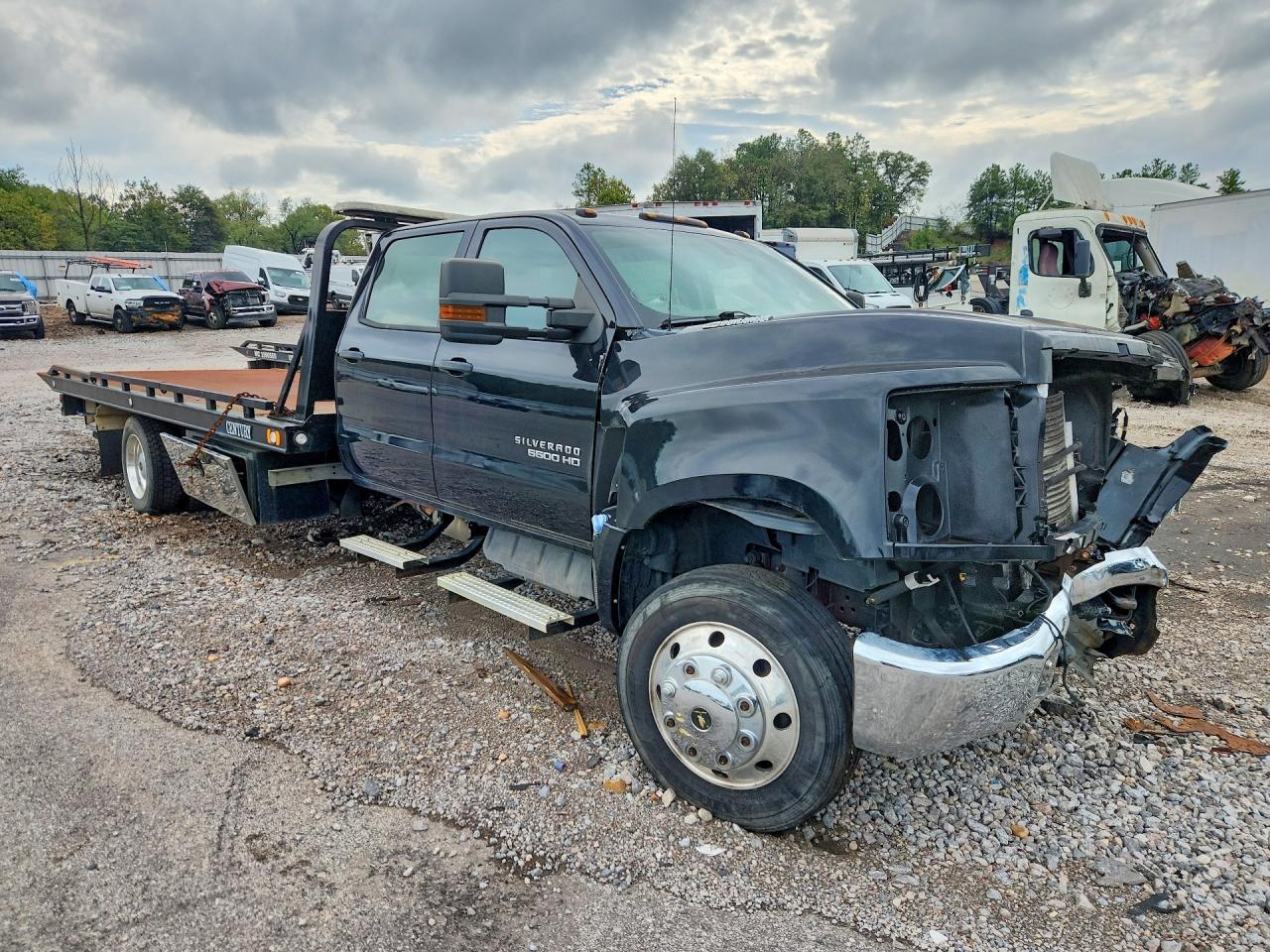 2019 Chevrolet Silverado Medium Duty - Фото 4