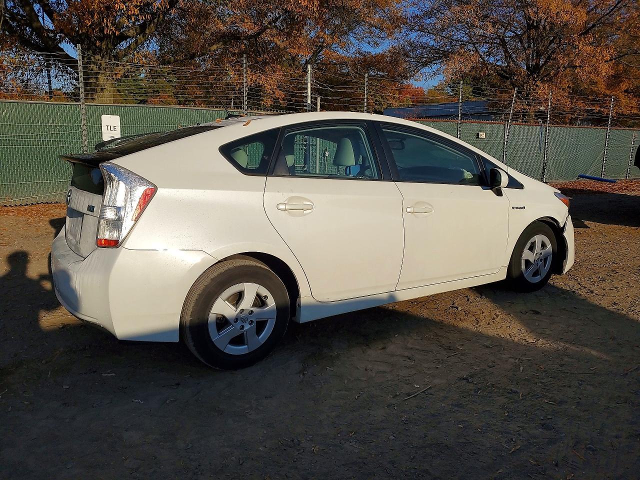 2010 Toyota Prius Iv - Image 3
