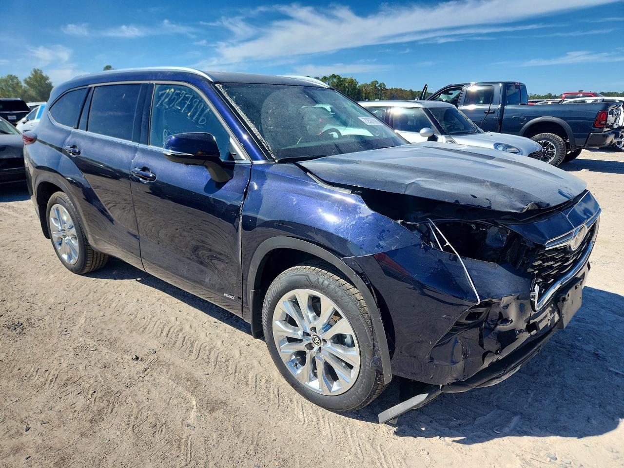 2026 Toyota Highlander Hybrid Limited - Image 4