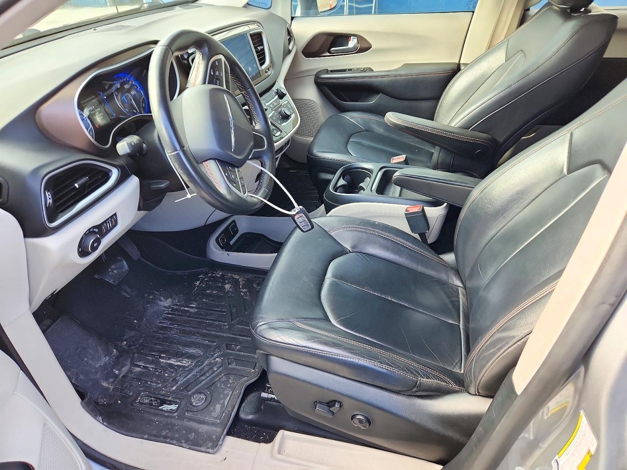2017 Chrysler Pacifica Touring L - Image 7