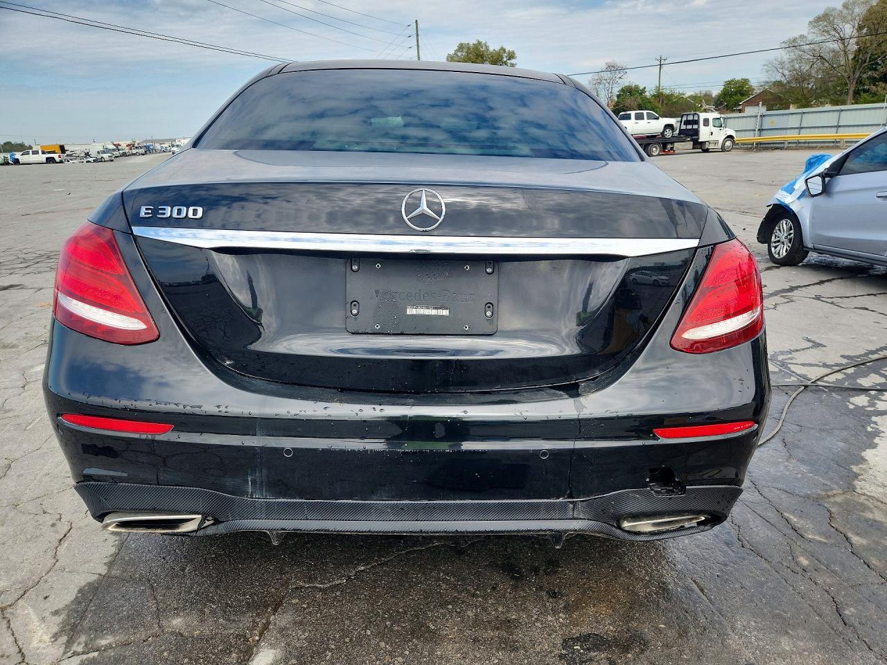 2017 Mercedes-Benz E 300 - Фото 6