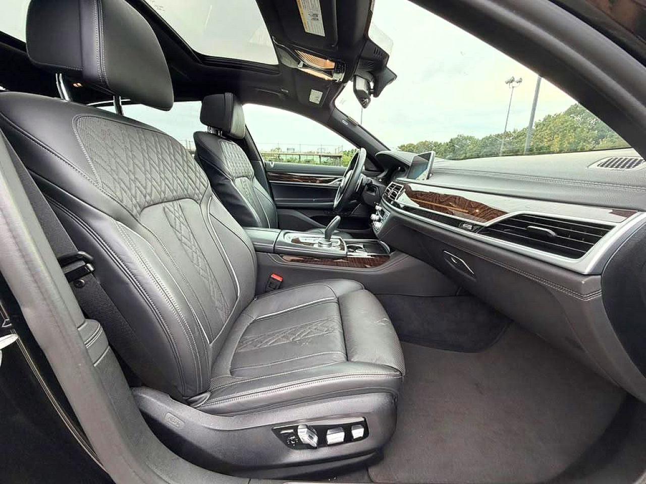 2022 BMW 740 Xi - Image 5