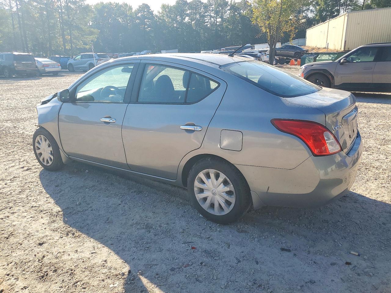 2021 Nissan Versa 1.6 S - Фото 2