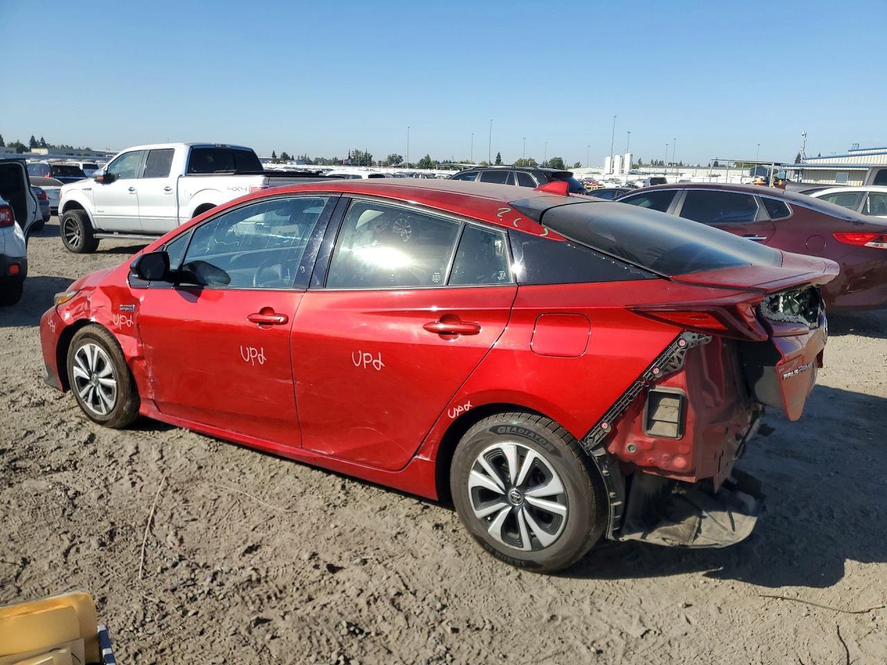 2017 Toyota Prius Prime Premium - Image 2