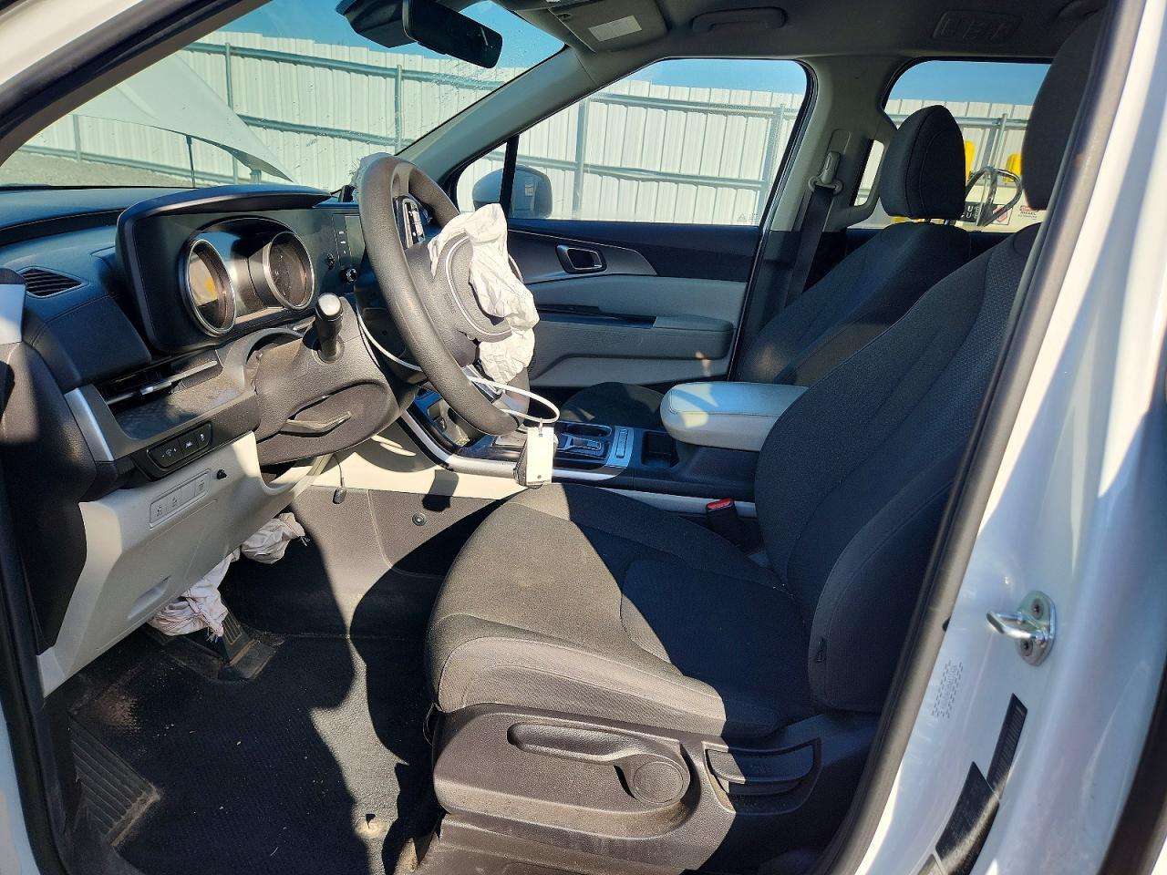 2022 Kia Carnival Lx - Image 7