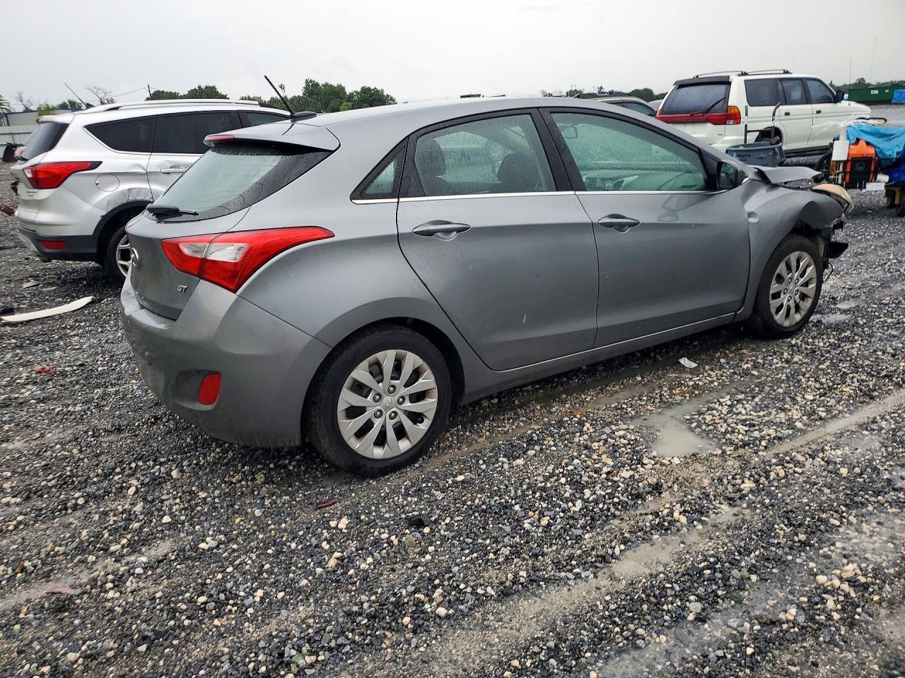 2017 Hyundai Elantra Gt Base - Фото 3