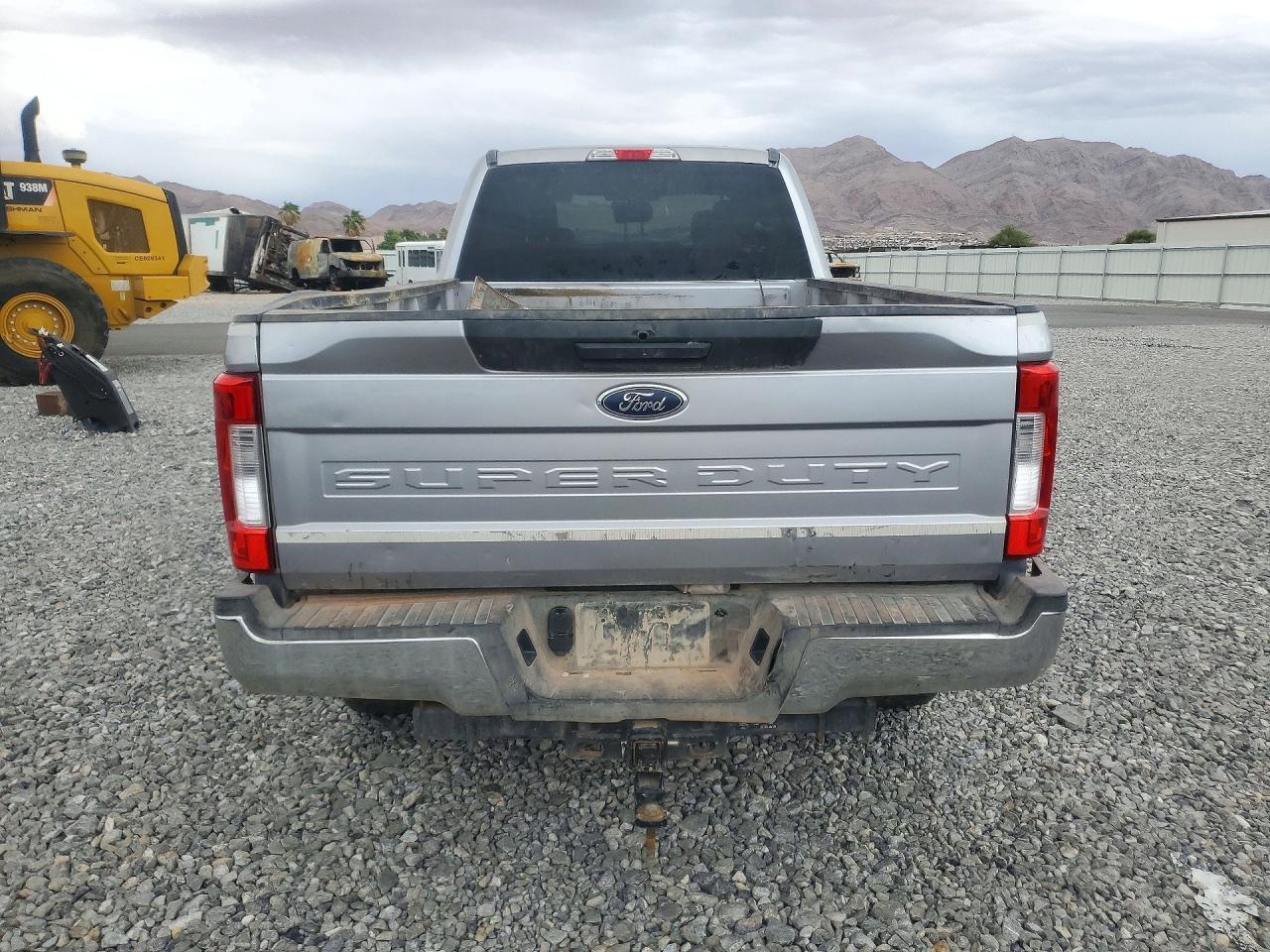 2022 Ford F250 Super Duty - Фото 6