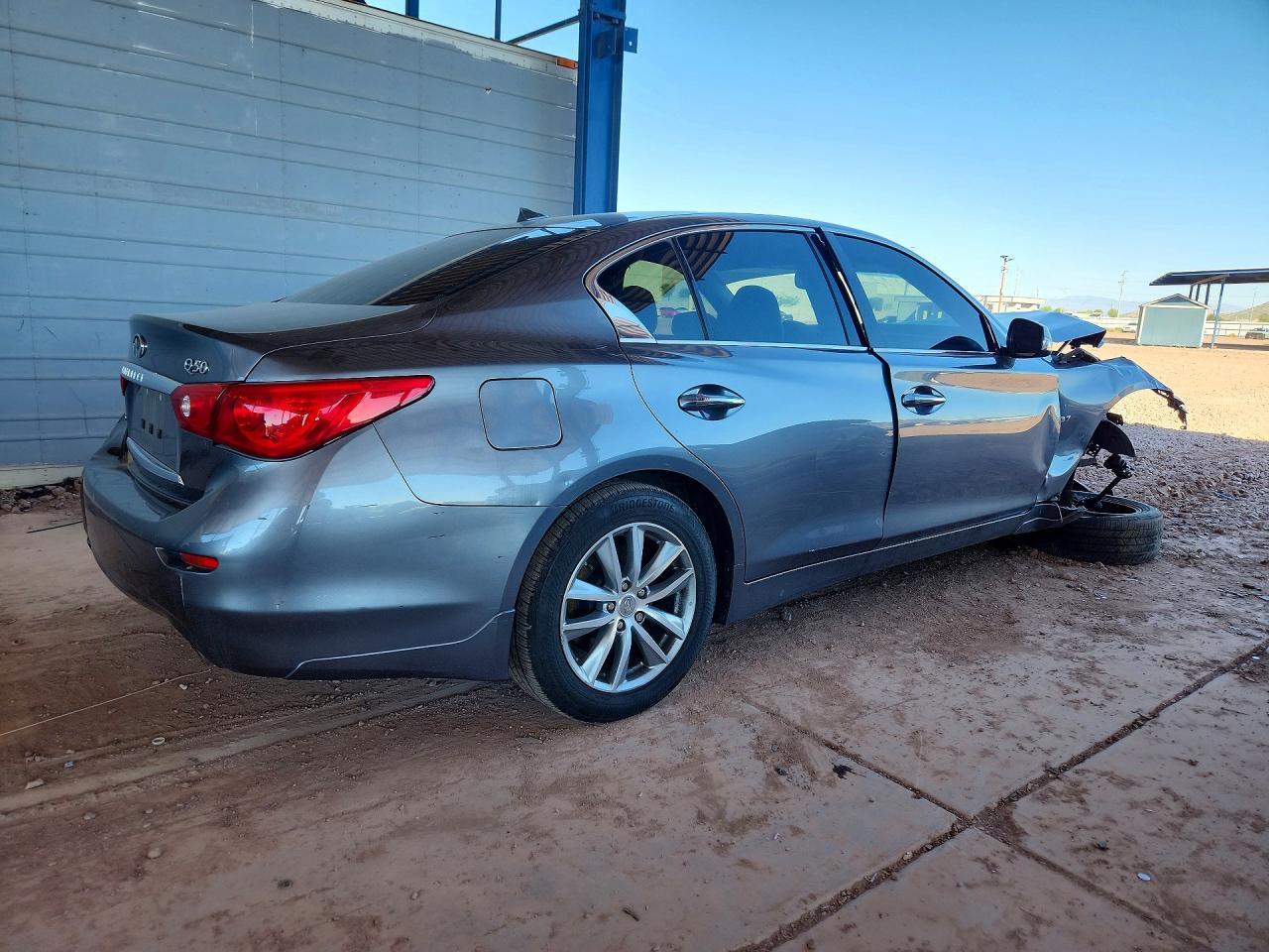 2015 Infiniti Q50 Premium - Image 3