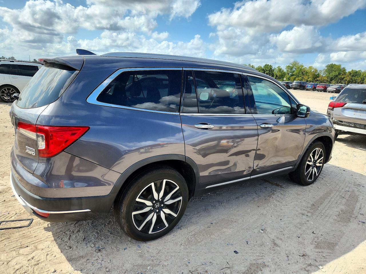 2020 Honda Pilot Touring - Image 3