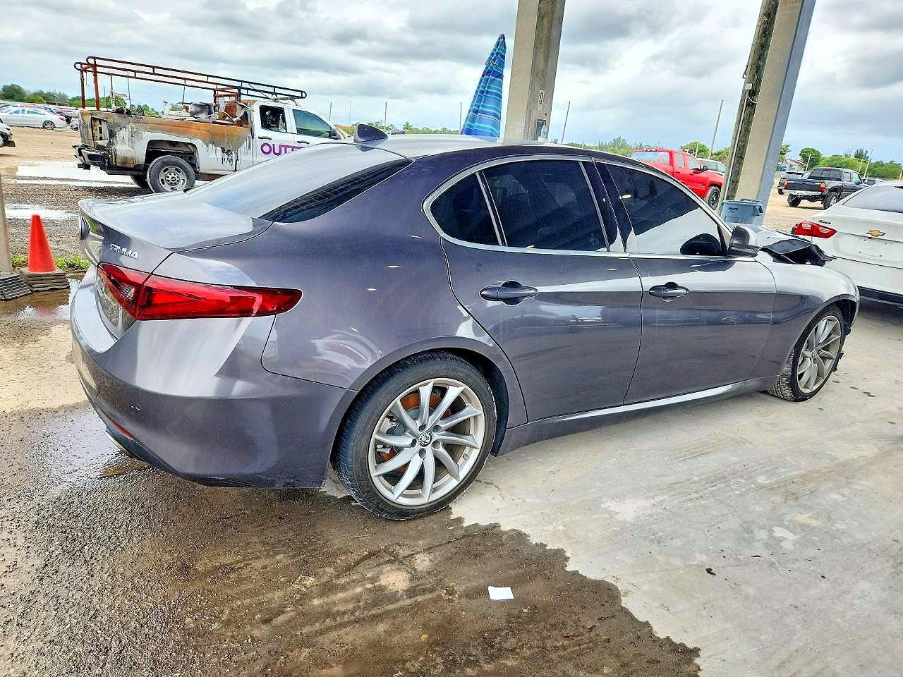 2019 Alfa Romeo Giulia - Image 3
